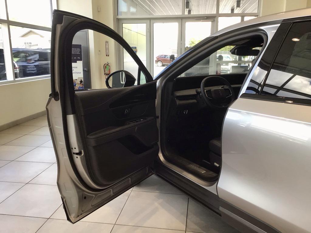 new 2025 Lincoln Nautilus car, priced at $50,617