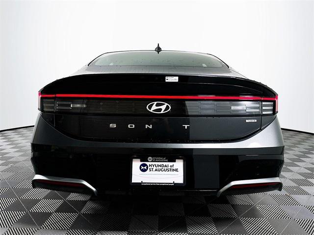 new 2025 Hyundai Sonata Hybrid car, priced at $32,700