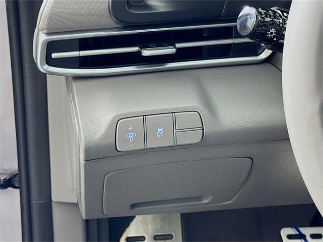 new 2025 Hyundai Elantra car, priced at $25,035