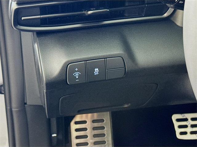 new 2025 Hyundai Elantra car, priced at $25,160