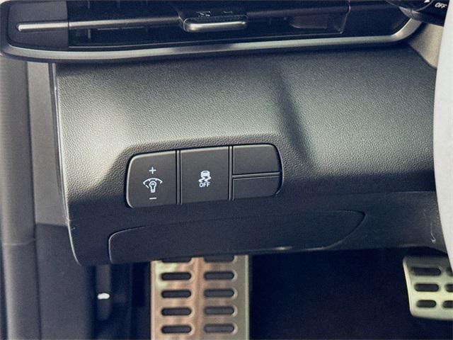 new 2025 Hyundai Elantra car, priced at $25,040