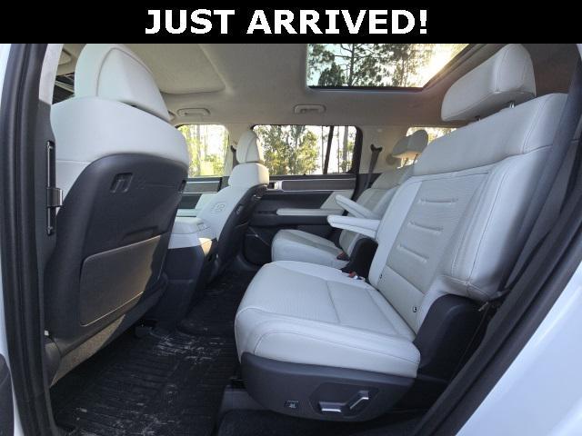 used 2024 Hyundai SANTA FE HEV car, priced at $43,000