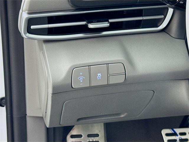 new 2025 Hyundai Elantra car, priced at $25,540