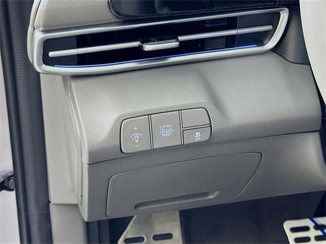 new 2025 Hyundai Elantra car, priced at $29,185