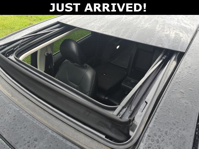 used 2018 Ford Edge car, priced at $13,986