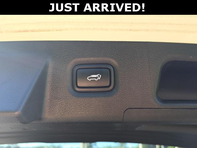 used 2020 Hyundai Santa Fe car, priced at $19,171