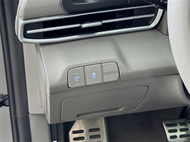 new 2025 Hyundai Elantra car, priced at $25,035
