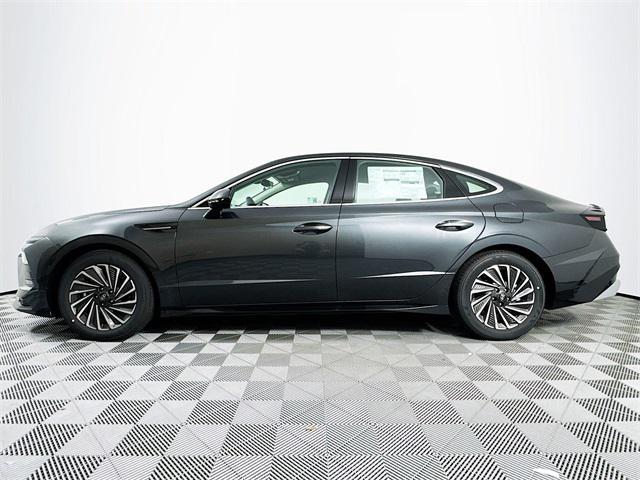 new 2025 Hyundai Sonata Hybrid car, priced at $33,070