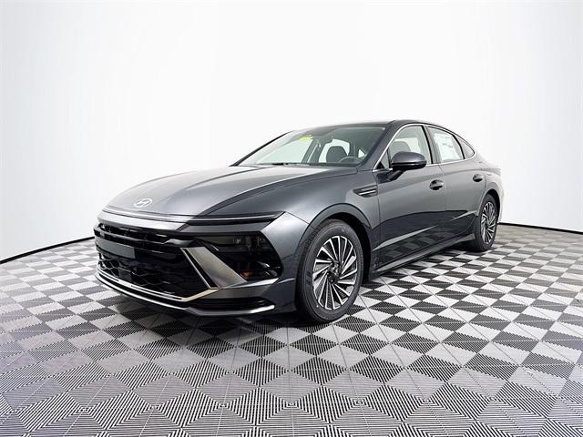 new 2025 Hyundai Sonata Hybrid car, priced at $33,070