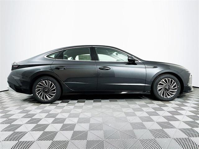new 2025 Hyundai Sonata Hybrid car, priced at $33,070