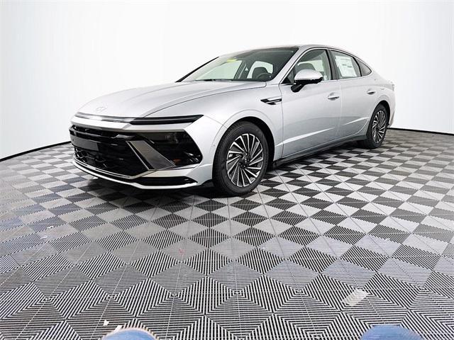 new 2025 Hyundai Sonata Hybrid car, priced at $39,638