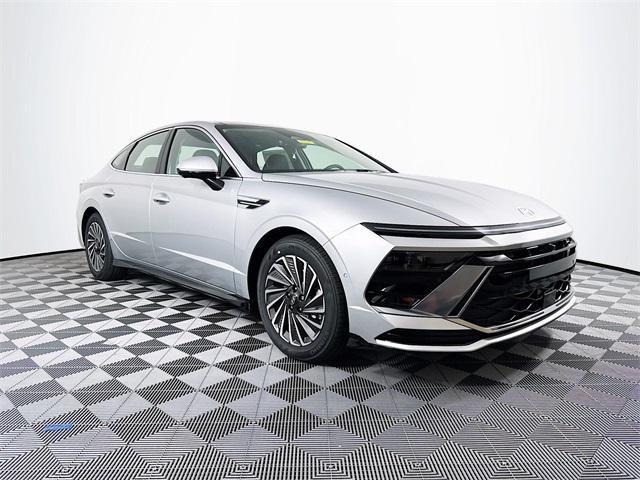 new 2025 Hyundai Sonata Hybrid car, priced at $39,638