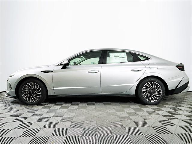 new 2025 Hyundai Sonata Hybrid car, priced at $39,638