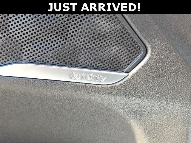 used 2020 Hyundai Santa Fe car, priced at $20,000