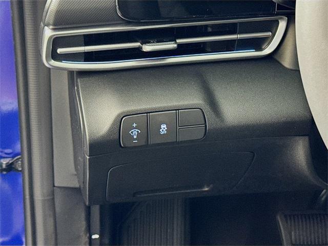 new 2025 Hyundai Elantra car, priced at $27,585