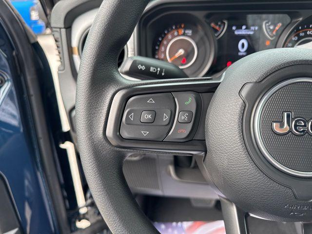 new 2025 Jeep Gladiator car, priced at $40,100