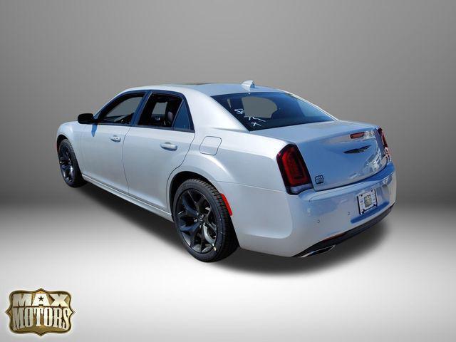 new 2022 Chrysler 300 car, priced at $26,988