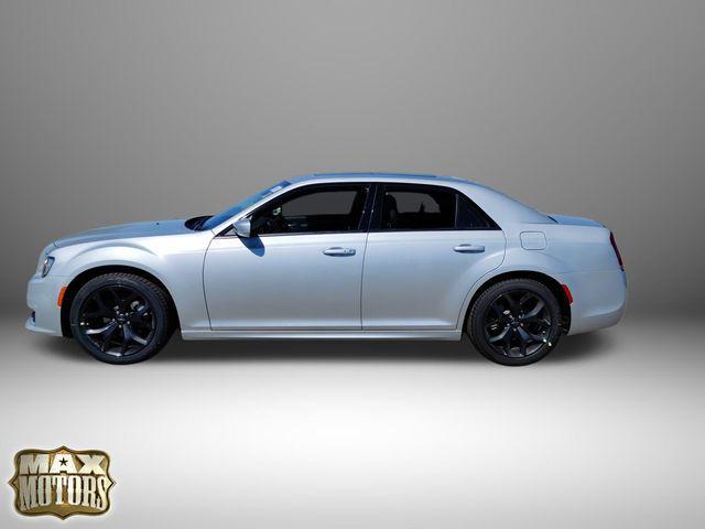 new 2022 Chrysler 300 car, priced at $26,988