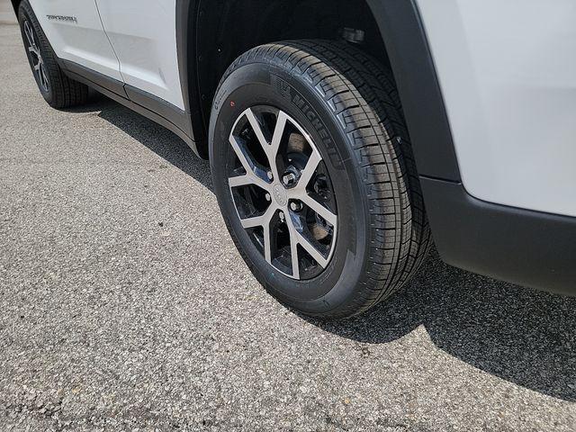 new 2024 Jeep Grand Cherokee car, priced at $44,954