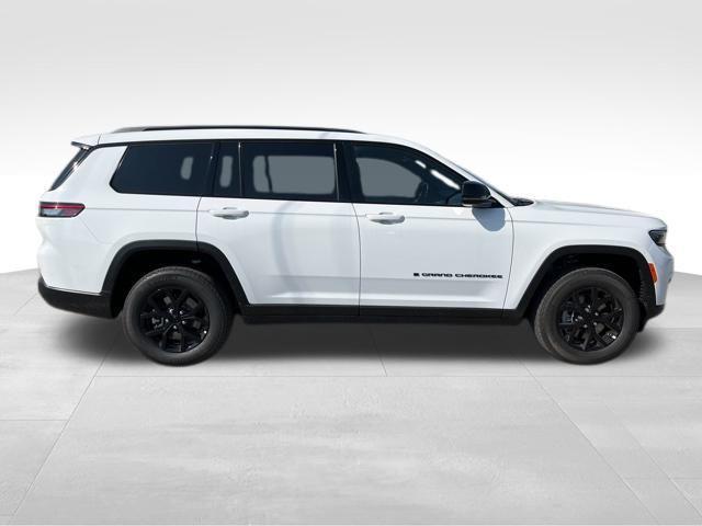 new 2024 Jeep Grand Cherokee L car, priced at $43,992