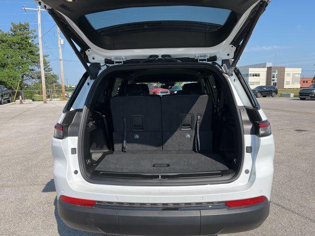 new 2024 Jeep Grand Cherokee L car, priced at $43,992