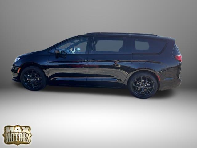 new 2024 Chrysler Pacifica car, priced at $43,441