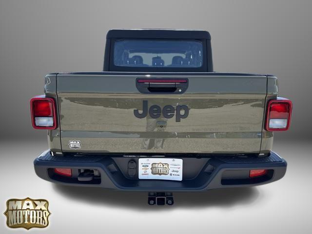 new 2025 Jeep Gladiator car, priced at $39,800