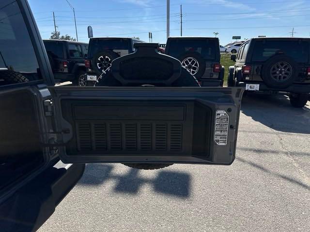 used 2021 Jeep Wrangler Unlimited car, priced at $32,986