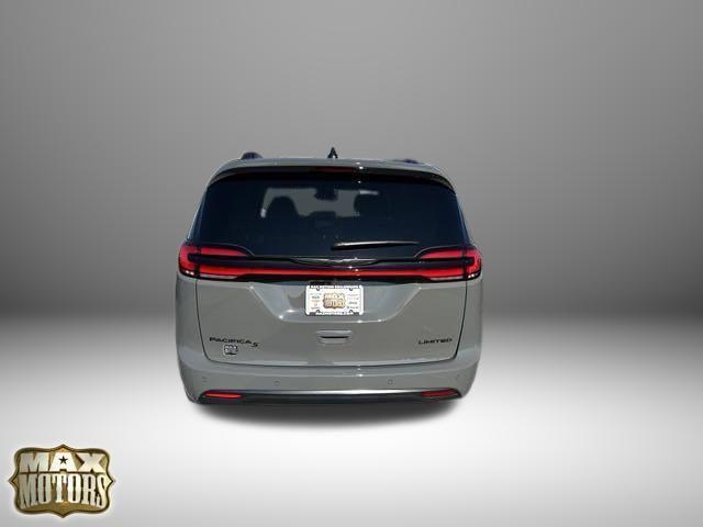 new 2024 Chrysler Pacifica car, priced at $48,941