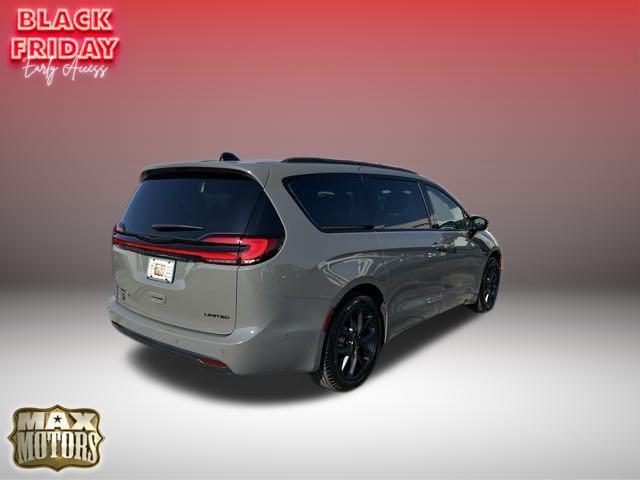 new 2024 Chrysler Pacifica car, priced at $47,441