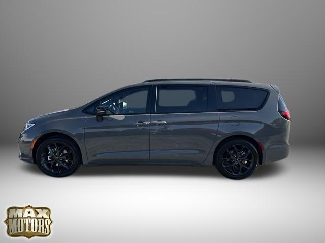 new 2024 Chrysler Pacifica car, priced at $48,941