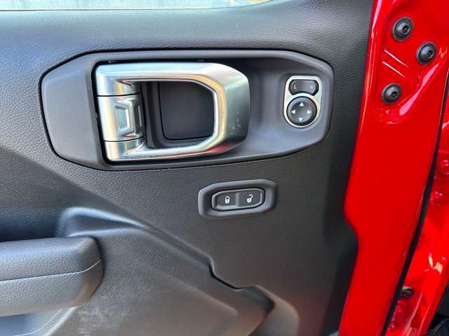 new 2025 Jeep Wrangler car, priced at $46,495