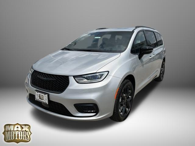 new 2024 Chrysler Pacifica car, priced at $50,941