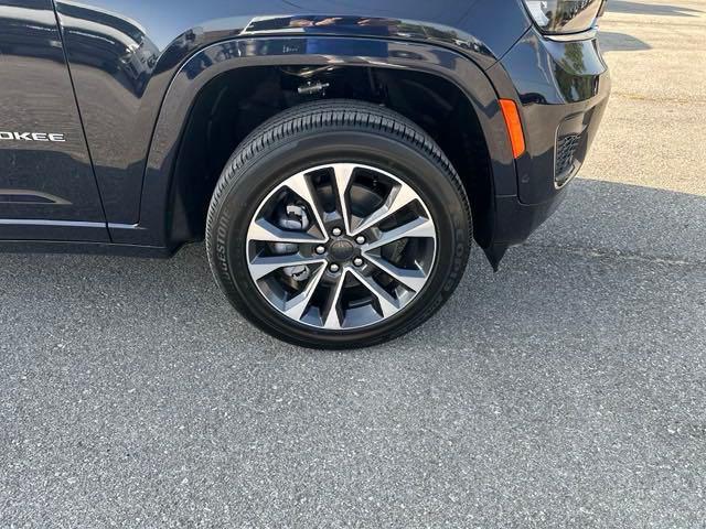 new 2024 Jeep Grand Cherokee L car, priced at $62,392