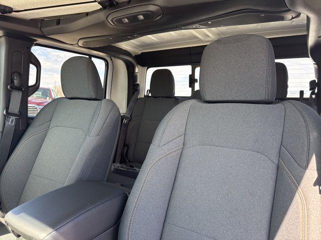 new 2025 Jeep Gladiator car, priced at $43,385