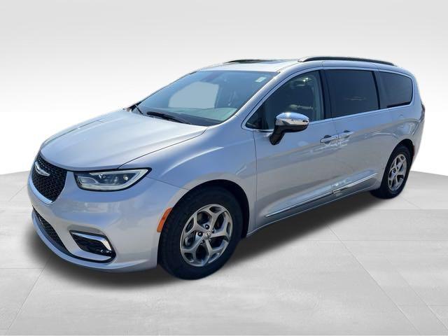 used 2023 Chrysler Pacifica car, priced at $35,980