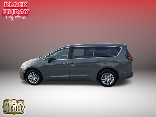 new 2024 Chrysler Pacifica car, priced at $40,289