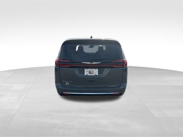 new 2024 Chrysler Pacifica car, priced at $42,289