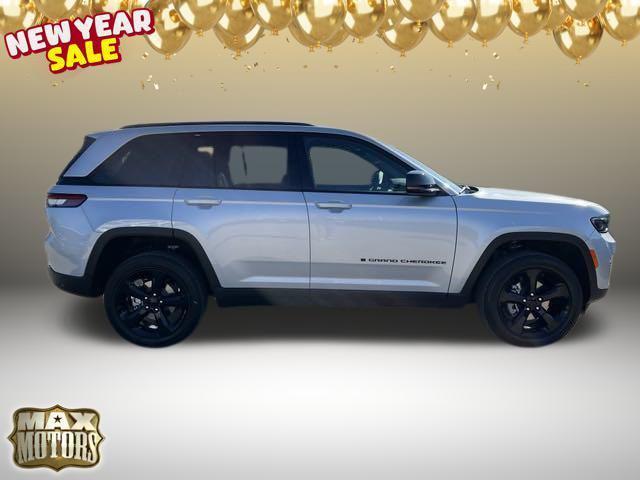 new 2025 Jeep Grand Cherokee car, priced at $43,288