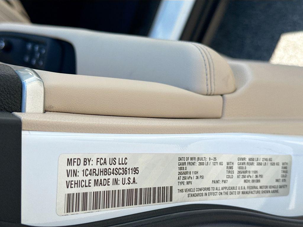 new 2025 Jeep Grand Cherokee car, priced at $42,415