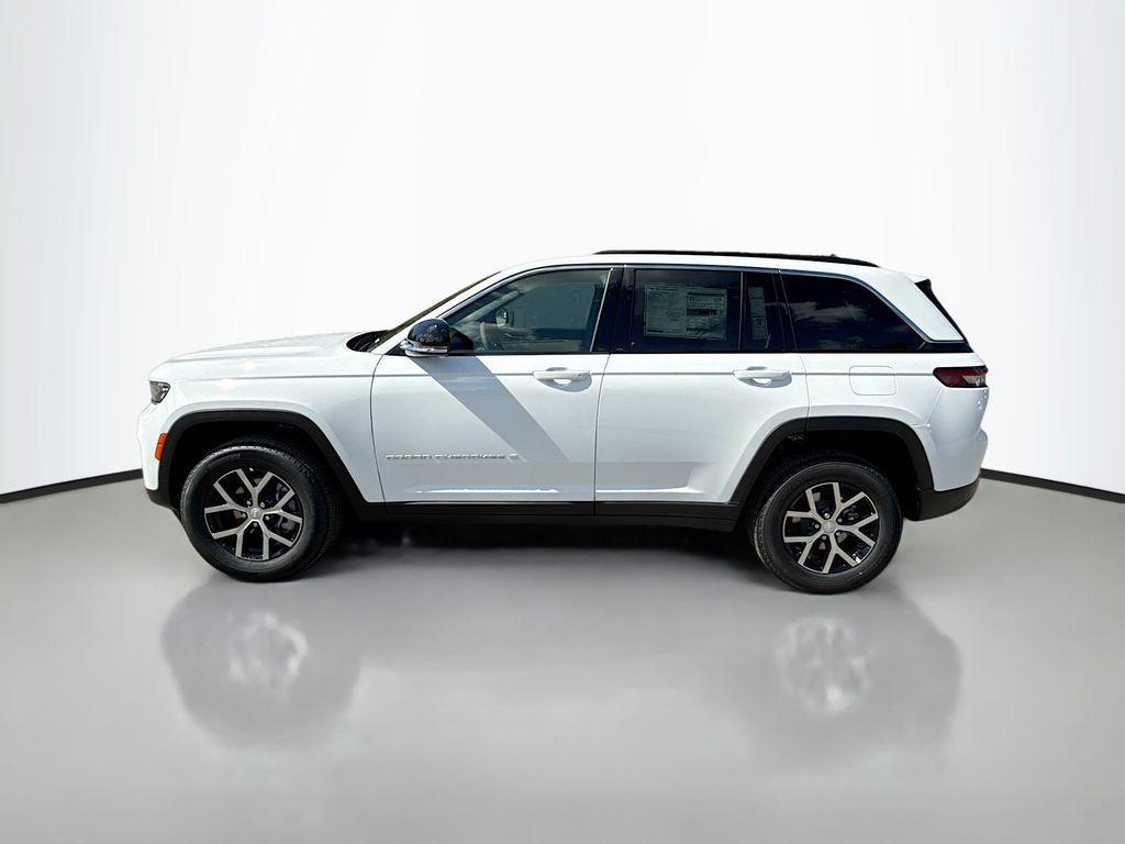 new 2025 Jeep Grand Cherokee car, priced at $42,415