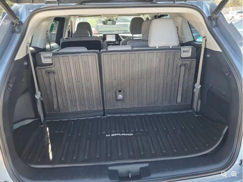 used 2020 Toyota Highlander Hybrid car, priced at $29,250