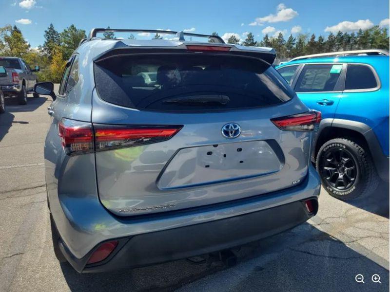 used 2020 Toyota Highlander Hybrid car, priced at $29,250