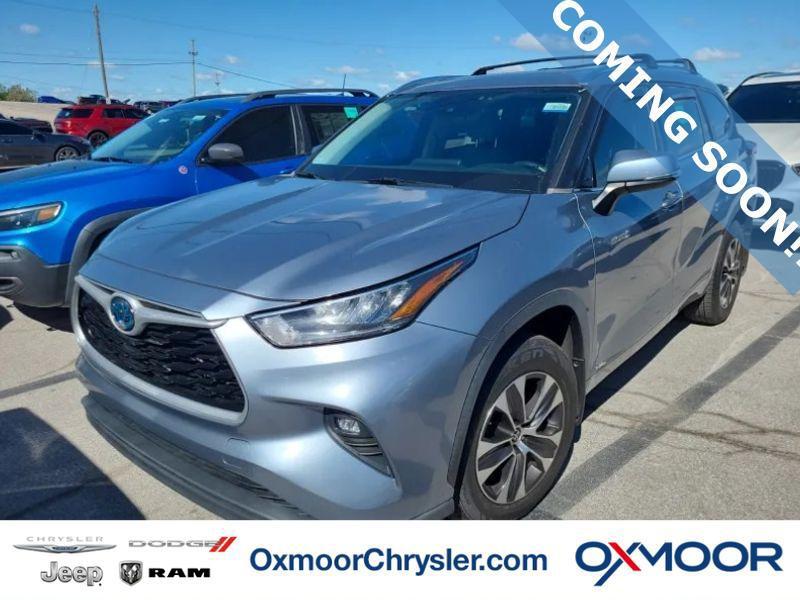 used 2020 Toyota Highlander Hybrid car, priced at $29,250