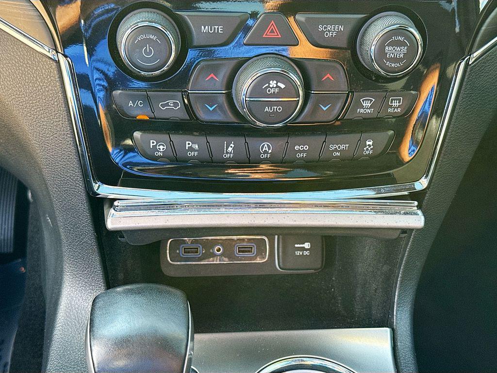used 2021 Jeep Grand Cherokee car, priced at $30,800