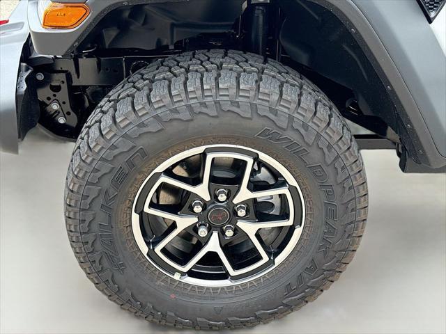 new 2025 Jeep Gladiator car, priced at $51,180