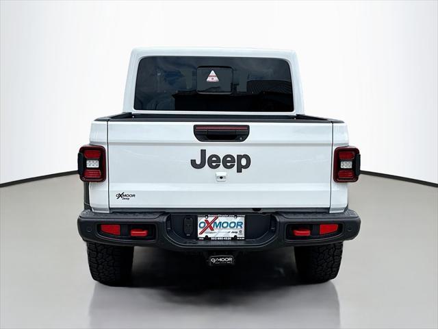 new 2025 Jeep Gladiator car, priced at $51,180