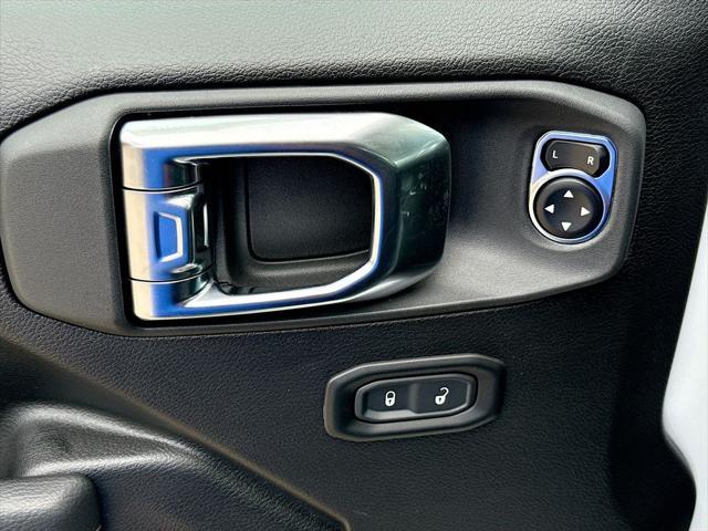 new 2025 Jeep Gladiator car, priced at $51,180