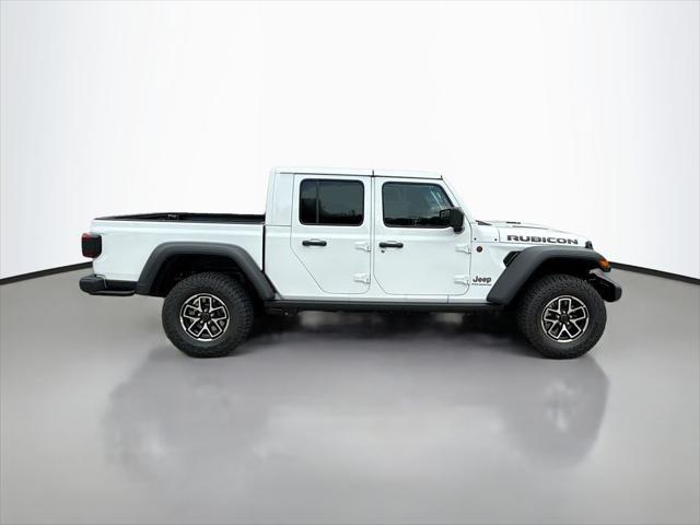 new 2025 Jeep Gladiator car, priced at $51,180