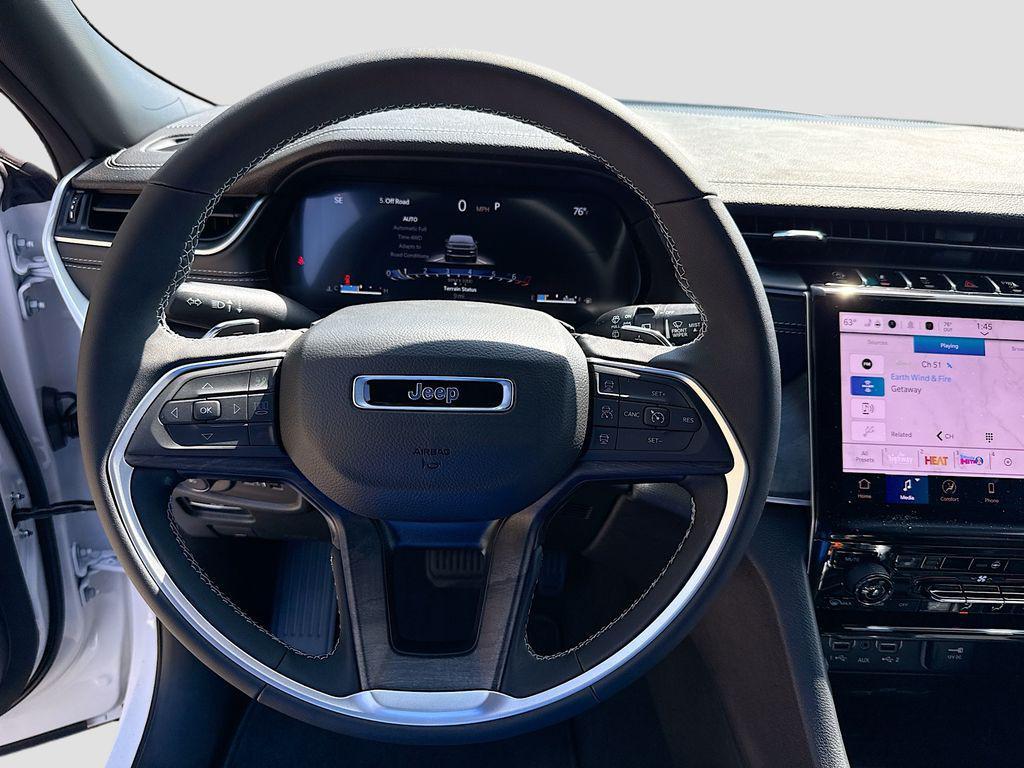 new 2025 Jeep Grand Cherokee car, priced at $39,900